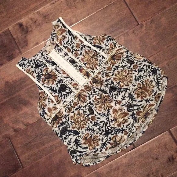 Lucky top! EUC - Picture 2 of 6